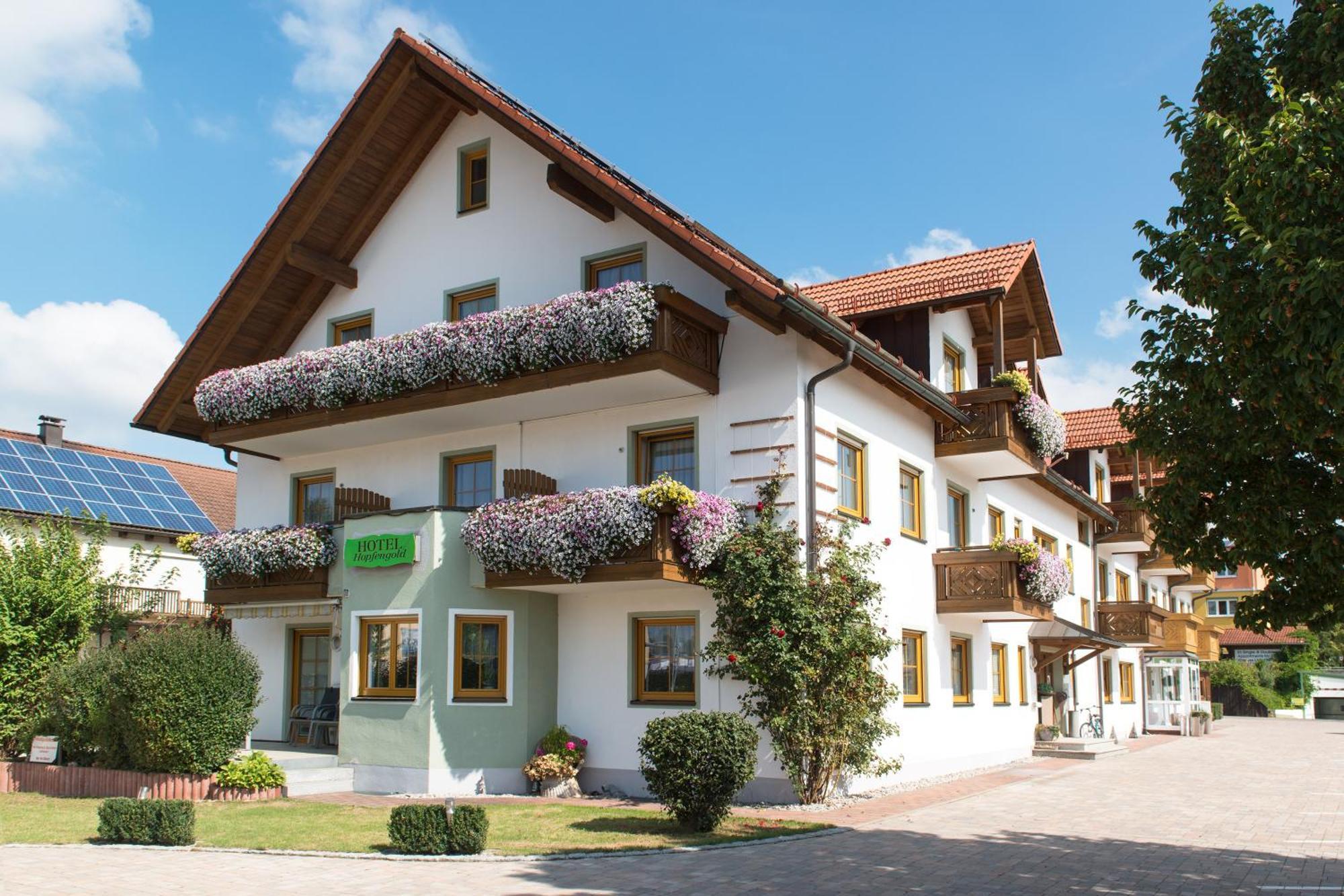 Hotel Garni Hopfengold Wolnzach Exterior foto