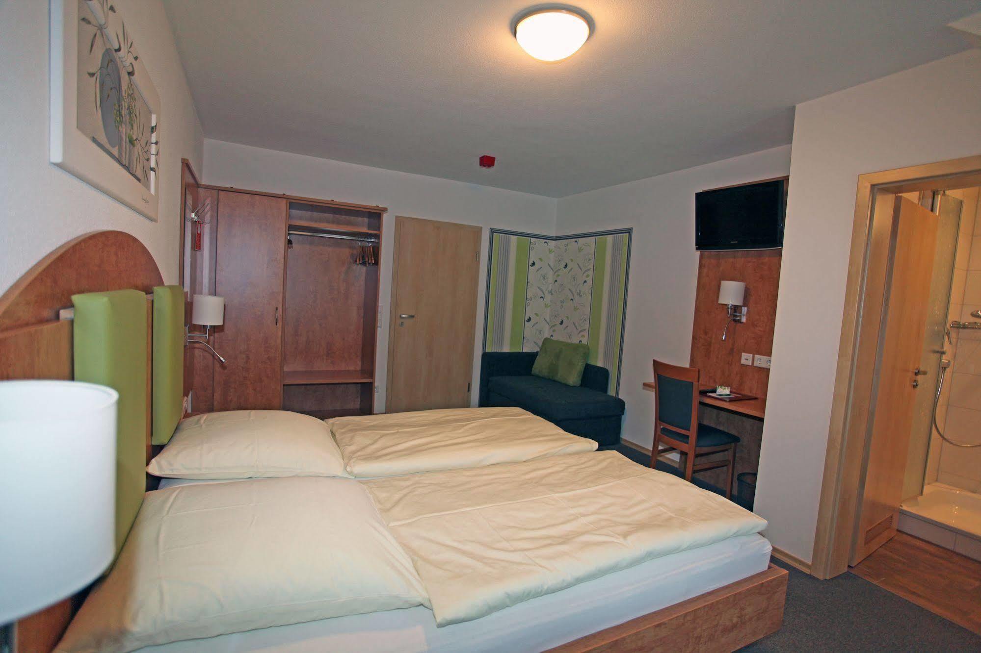 Hotel Garni Hopfengold Wolnzach Exterior foto